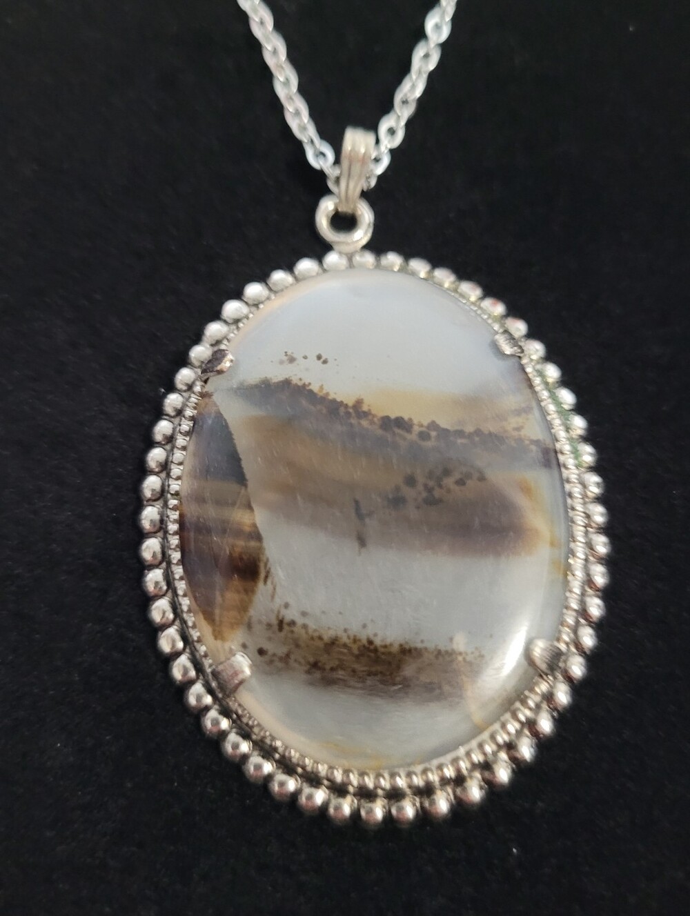 Vtg Silver Brown and Cream Agate Oval Pendant Necklace